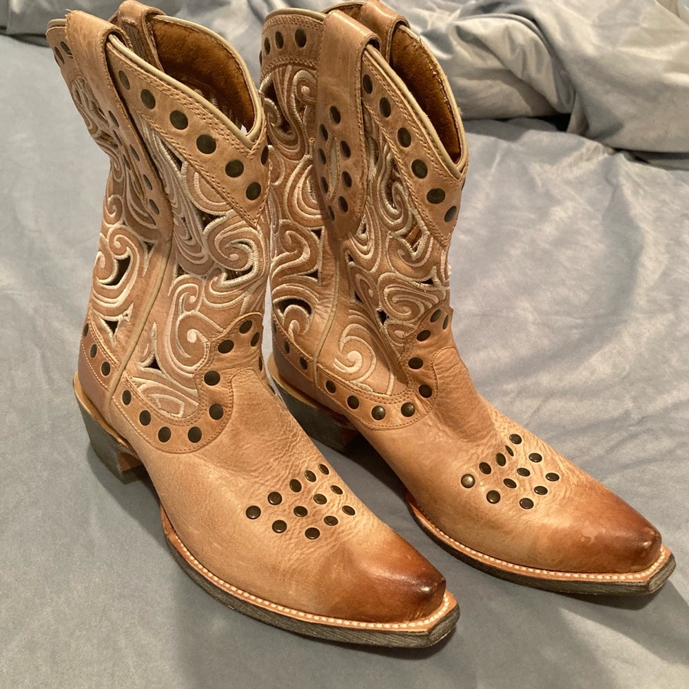 Ariat Paloma Oak Barrel  Leather Cowboy Boots